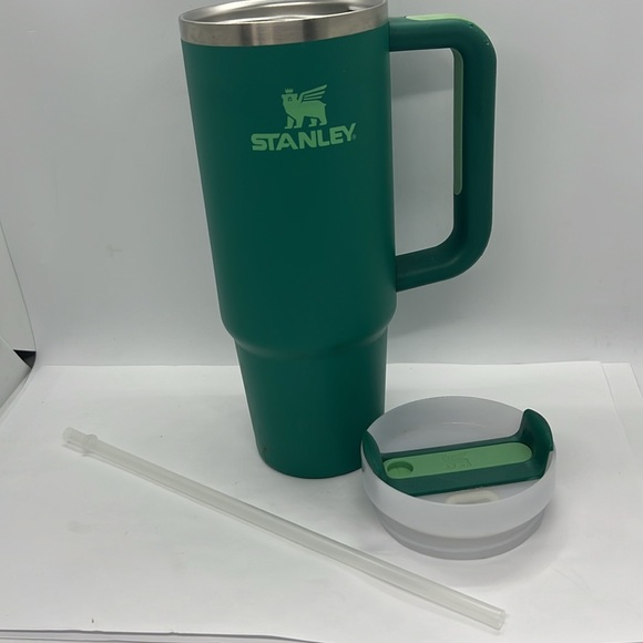 Stanley Cup Quencher H2.0 30oz Tumbler Preowned - Picture 8 of 9